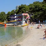 With Parking Space - 6768 מאקרסקה