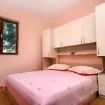 With Parking Space - 6768 מאקרסקה