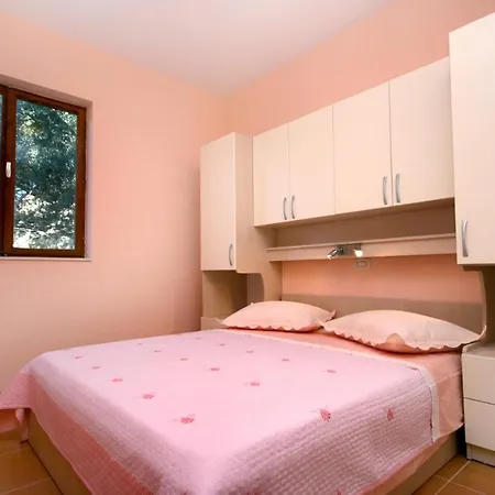 With A Parking Space - 6768 Makarska
