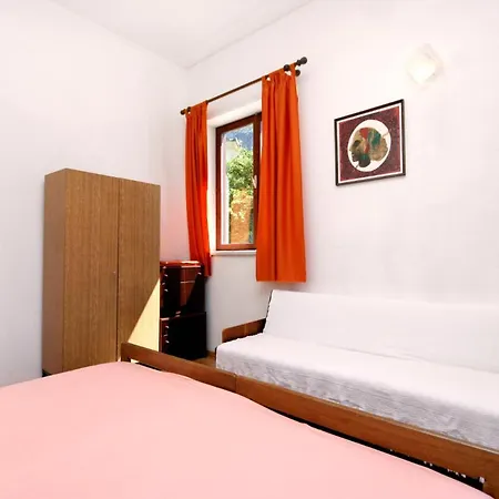 Apartment With A Parking Space - 6768 Makarska