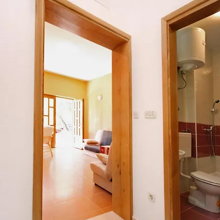 With Parking Space - 6768 Apartman Makarska