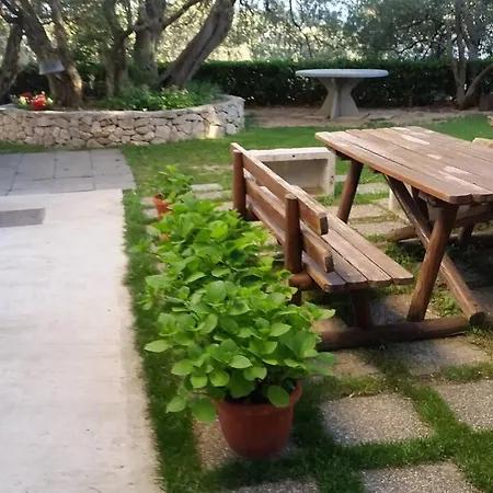 With A Parking Space - 6768 Makarska