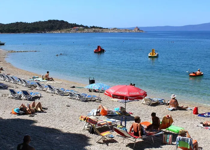 Apartment With Parking Space - 6768 Makarska