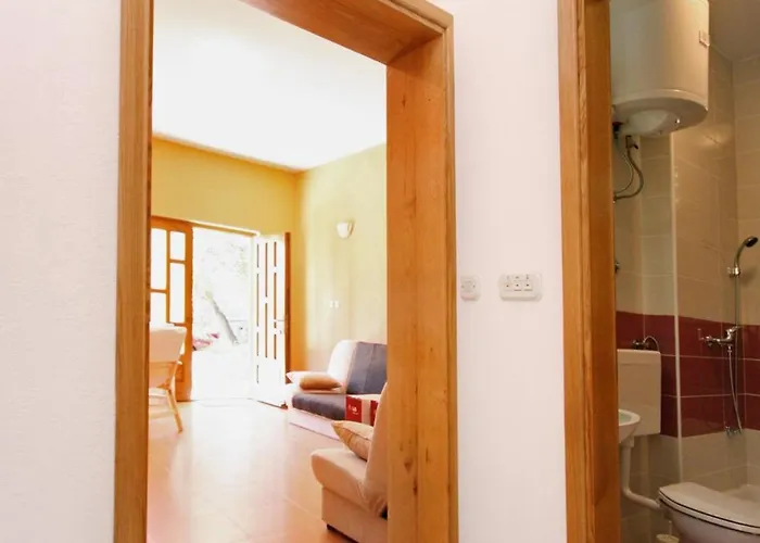 With Parking Space - 6768 Apartment Makarska